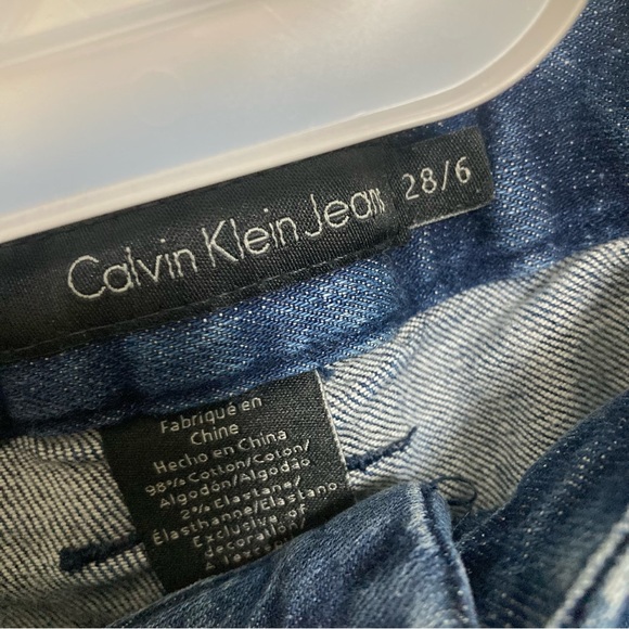 Women’s Calvin Klein denim shorts 28/6 - Picture 4 of 4